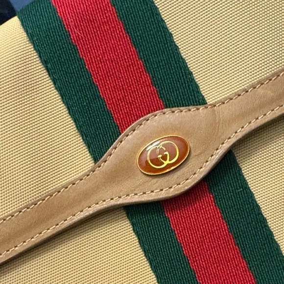 Gucci Beige Clutch with Red and Green Stripes gold tone hardware - Picture 2 of 7